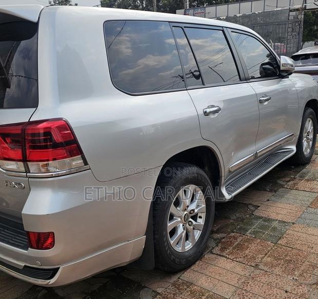 Toyota Land Cruiser 2020 Silver