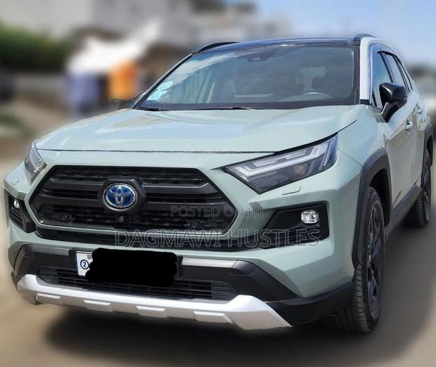 Toyota RAV4 Hybrid 2023 Green