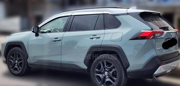 Toyota RAV4 Hybrid 2023 Green