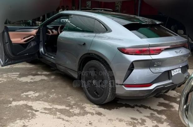 BYD Qin L DM-i 2025