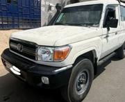 Toyota Land Cruiser 4.0 V6 GXR 2016 White for sale