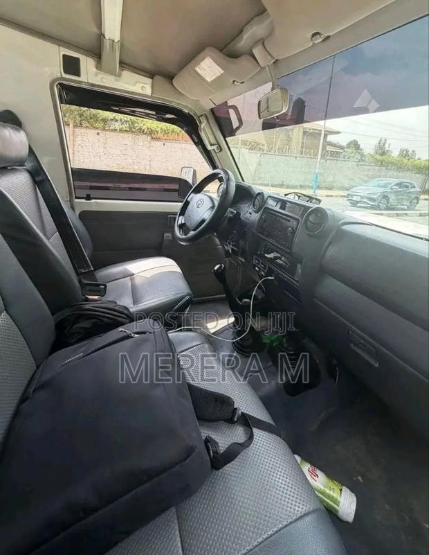 Toyota Land Cruiser 4.0 V6 GXR 2016 White