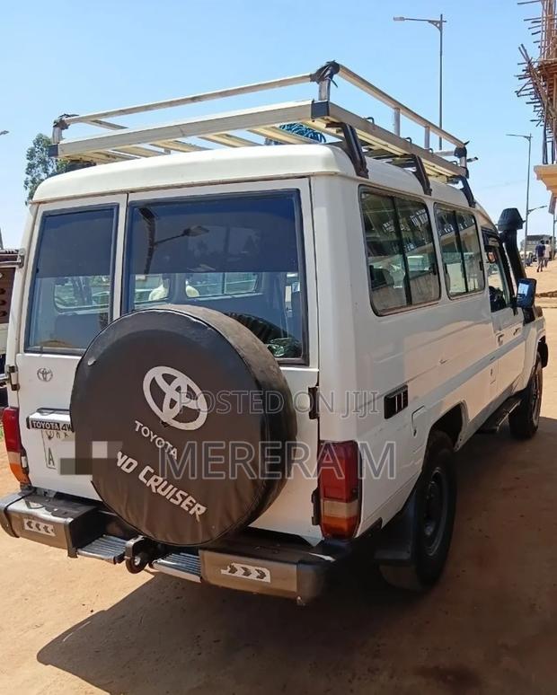 Toyota Land Cruiser 4.0 V6 GXR 2016 White