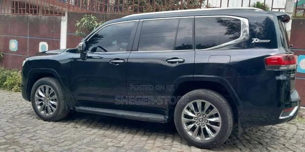 Toyota Land Cruiser 2022 Black