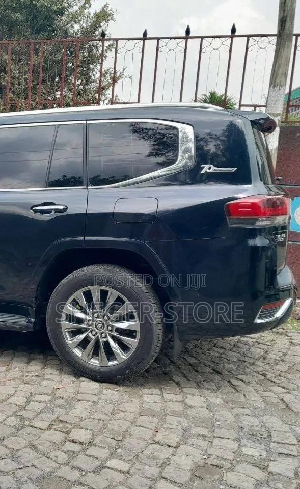 Toyota Land Cruiser 2022 Black