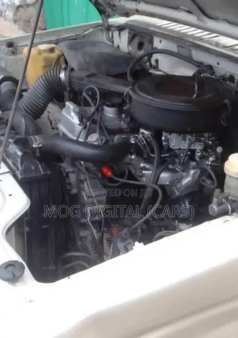 Mitsubishi Pajero 1990 Beige