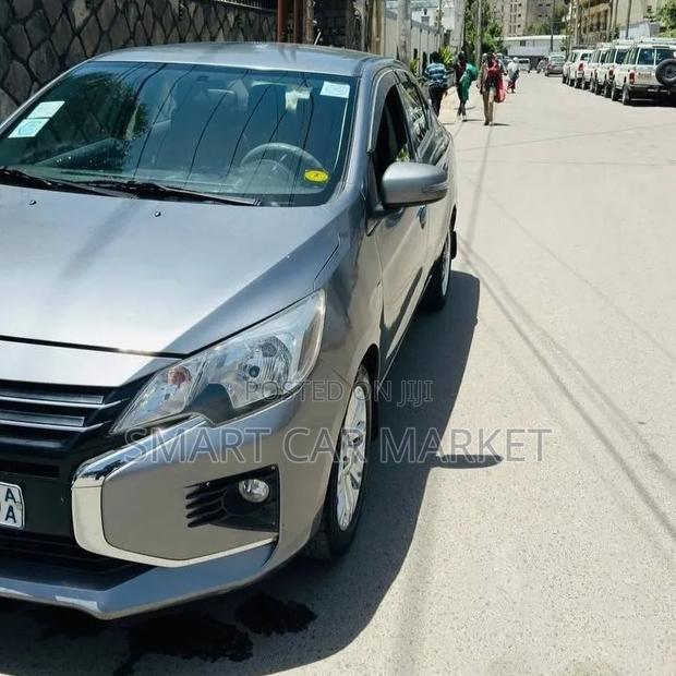 Mitsubishi Attrage 2022 Silver