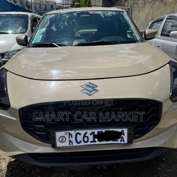 Suzuki Swift 2024 White