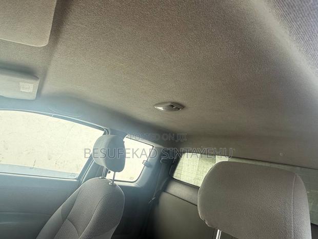 Toyota Hilux 2.5 D-4D 4X4 SRX 2010 Gold