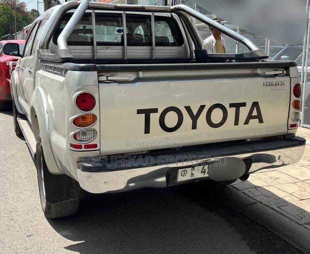 Toyota Hilux 2.5 D-4D Double Cab 4x4 SRX 2007 Silver