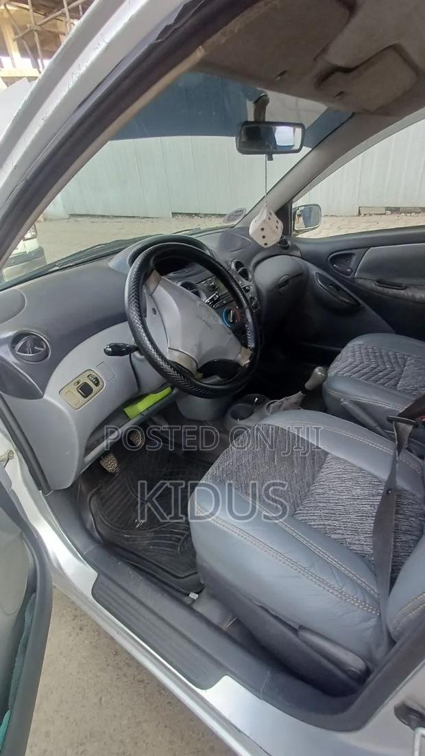 Toyota Vitz 2004 Brown