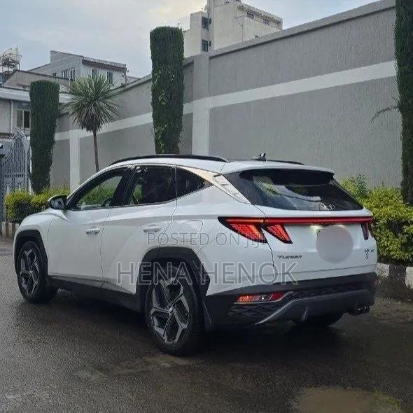 Hyundai Tucson 2022 White