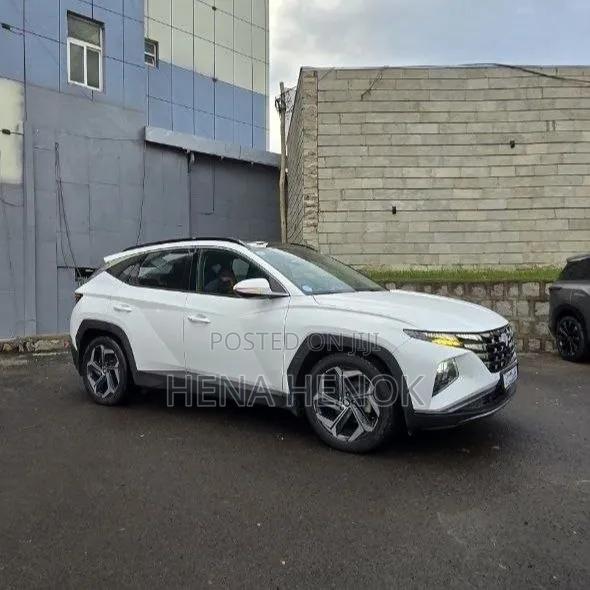 Hyundai Tucson 2022 White