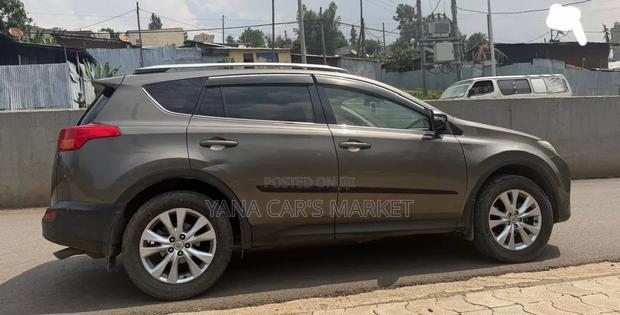 Toyota RAV4 2014 Gray