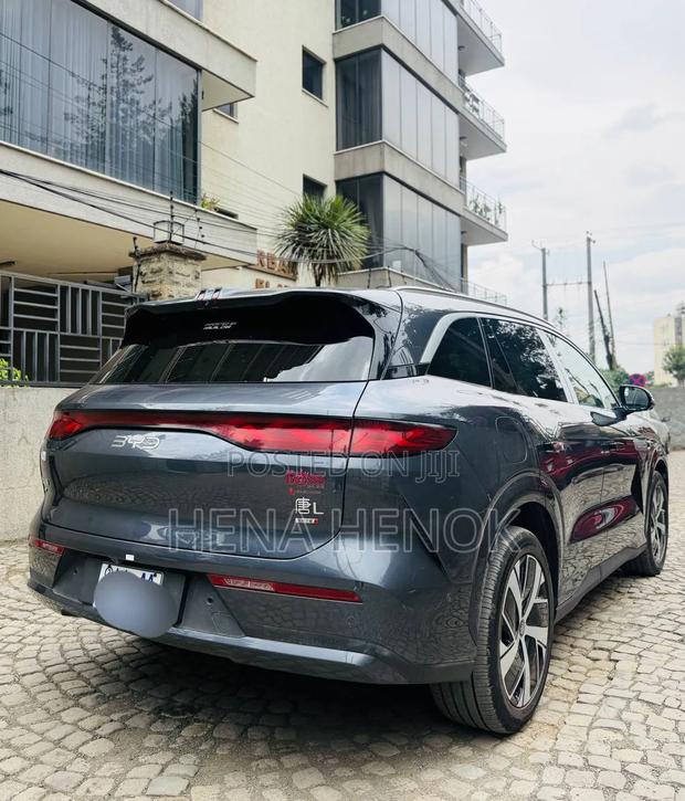 BYD Tang EV 2025