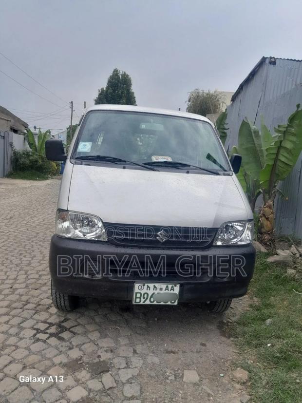 Suzuki Eeco 2024 Silver