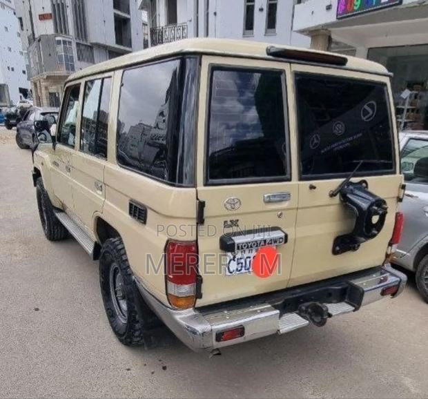 Toyota Land Cruiser 2013