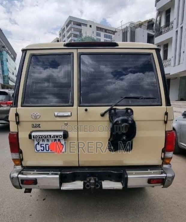 Toyota Land Cruiser 2013
