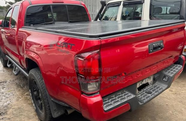 Toyota Tacoma 2019 Red