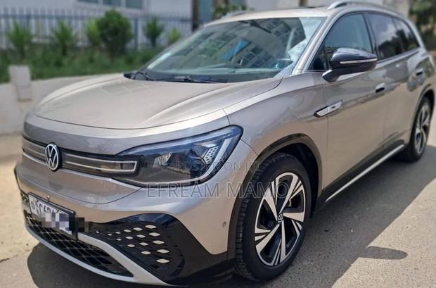 Volkswagen ID.6 2024 Gold