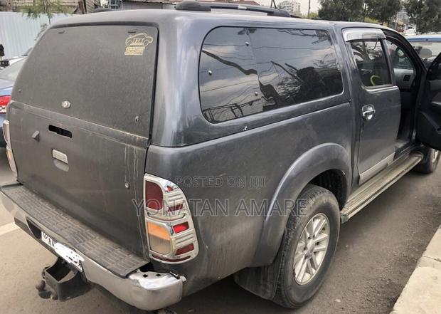 Toyota Hilux 2012 Gray