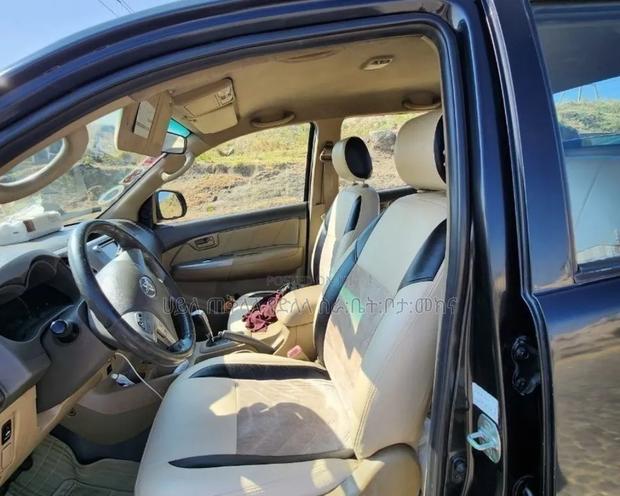 Toyota Hilux 2013 Black