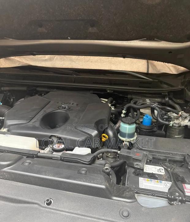 Toyota Land Cruiser Prado 2022 Gold