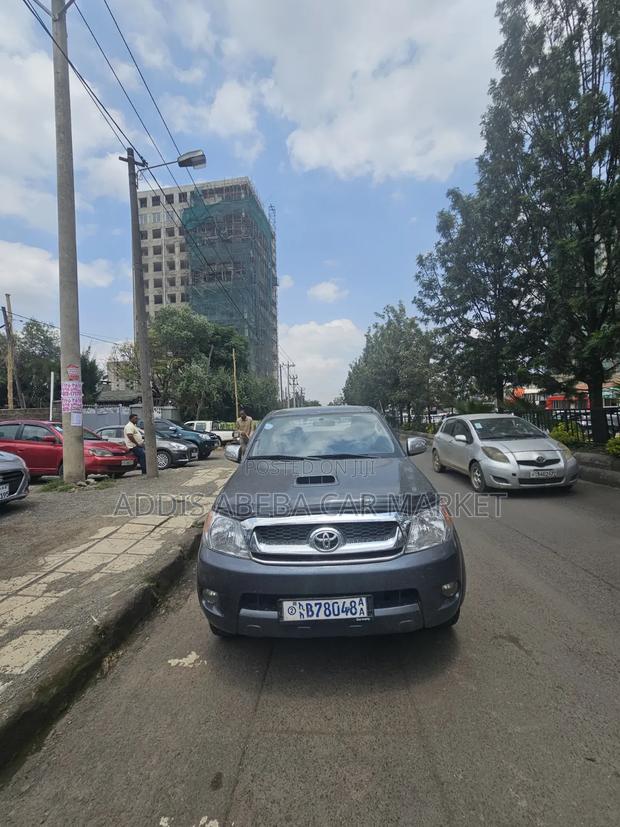 Toyota Hilux 2008 Gray