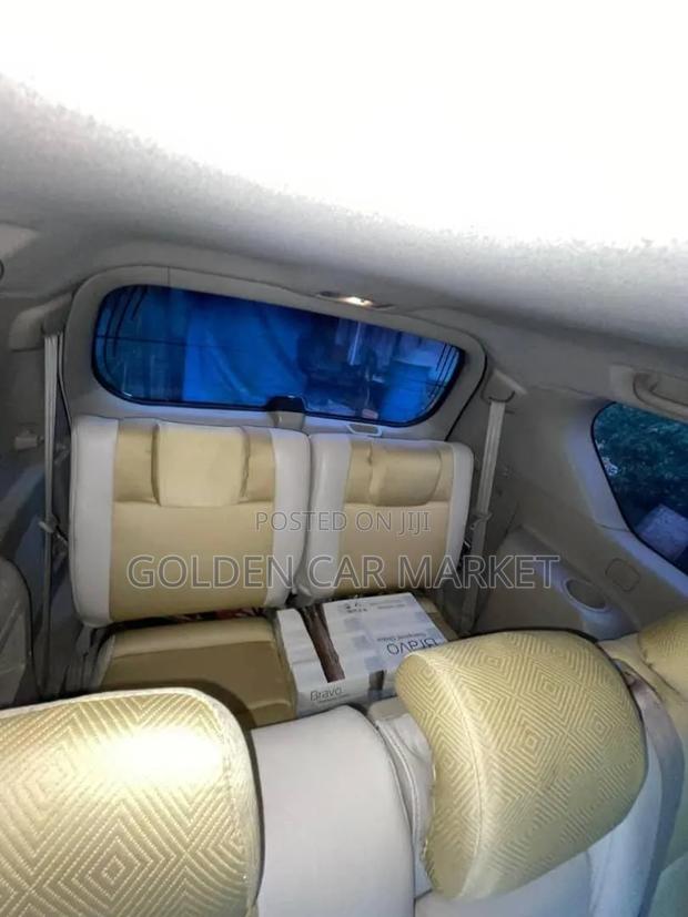 Toyota Land Cruiser Prado 2010 White