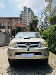 Toyota Hilux 2007 Gold for sale