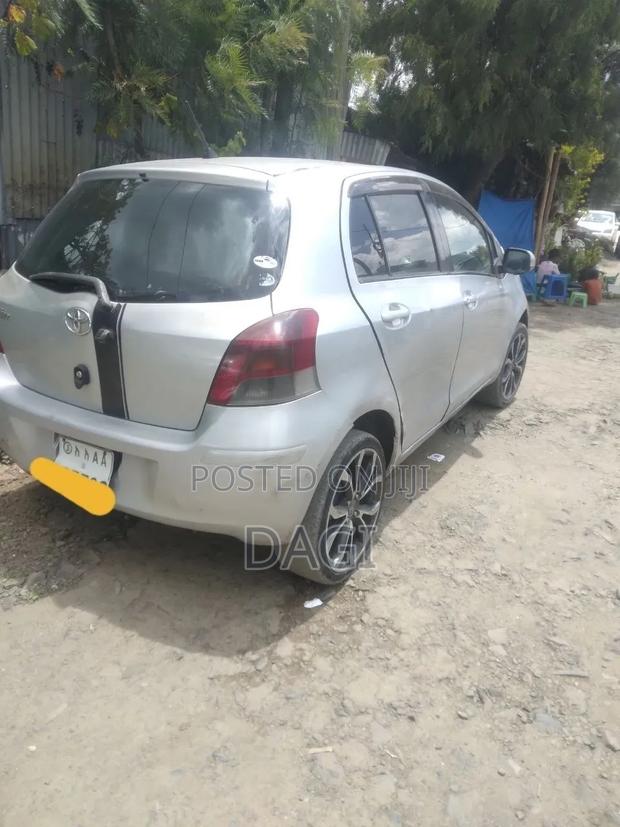 Toyota Yaris 2009 Silver