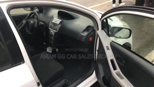 Toyota Yaris 2011 White