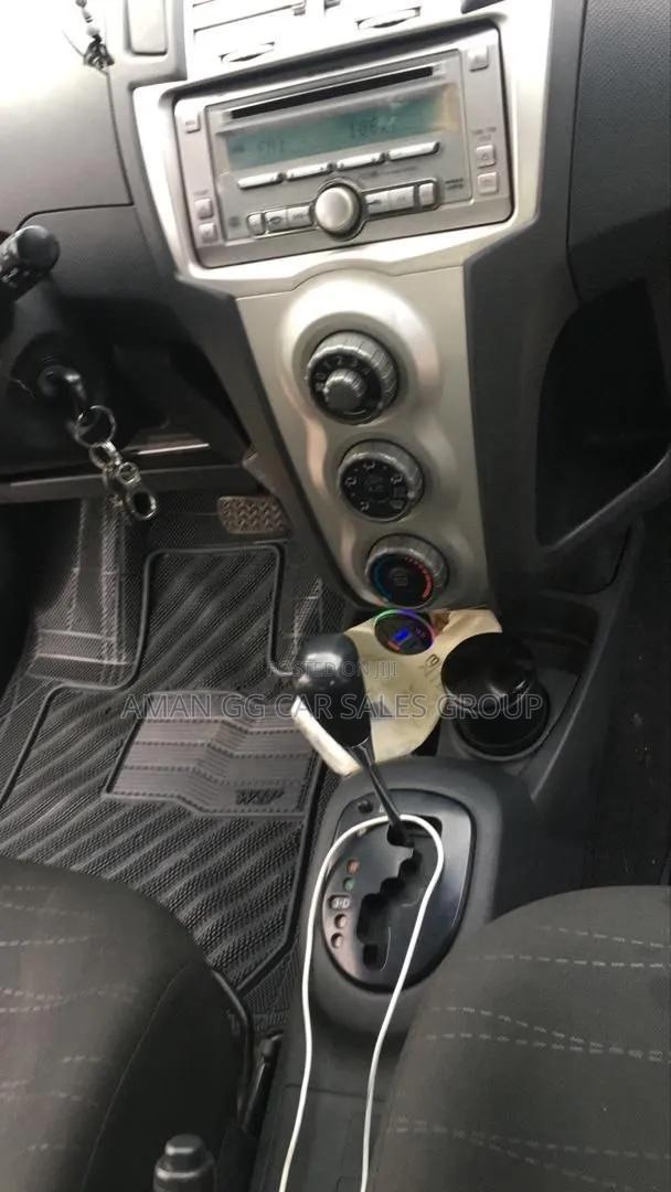 Toyota Yaris 2011 White