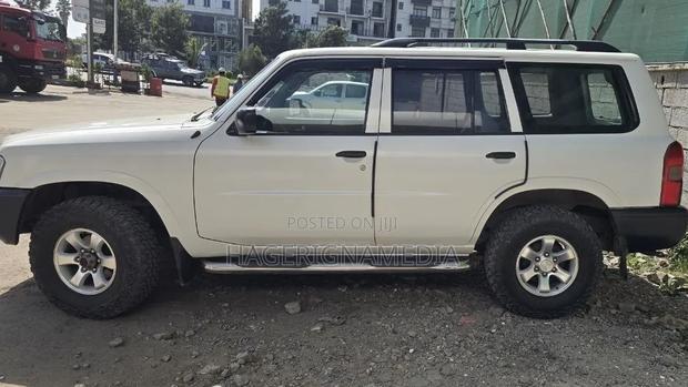 Nissan Patrol 2006 White