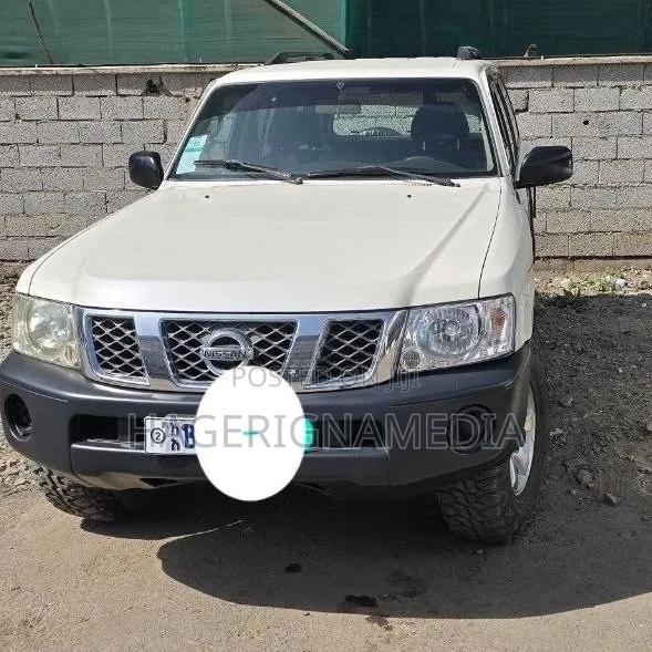 Nissan Patrol 2006 White