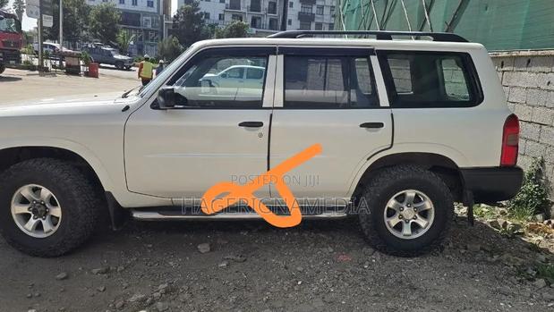 Nissan Patrol 2006 White