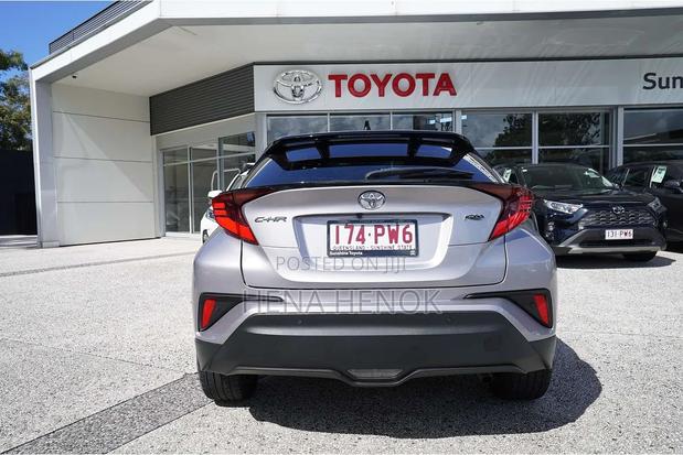 Toyota C-HR 2017 Silver