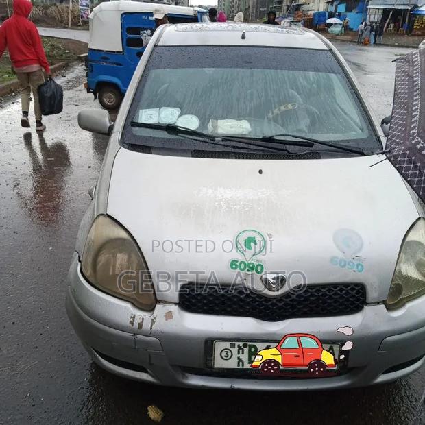 Toyota Vitz 2000