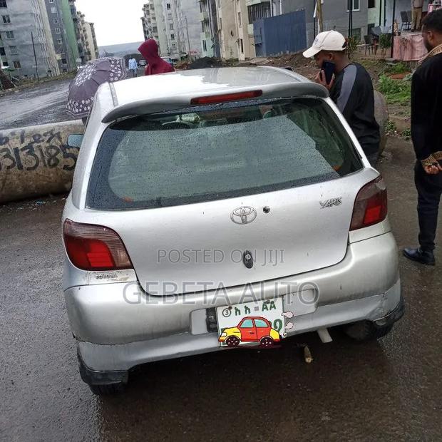 Toyota Vitz 2000