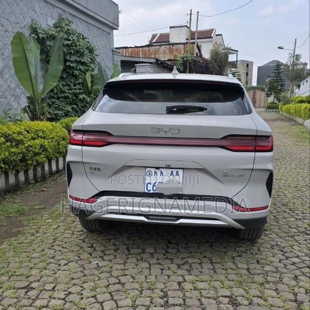 BYD Song Plus 2024 Gray