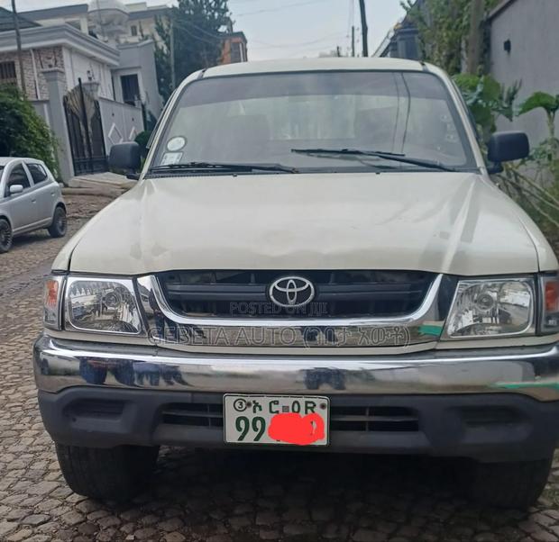 Toyota Hilux 2004
