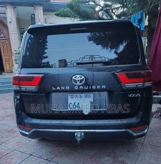 Toyota Land Cruiser 2023 Matt Black