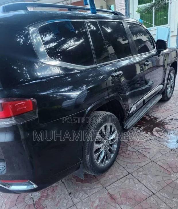 Toyota Land Cruiser 2023 Matt Black
