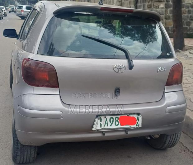 Toyota Vitz 2003 Silver
