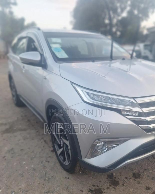 Toyota Rush 2021 Silver