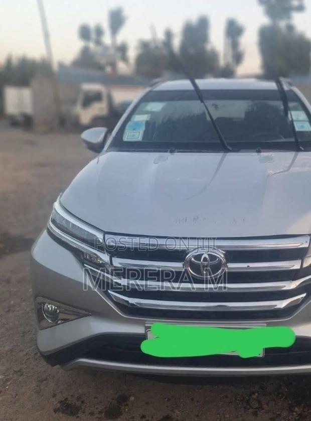 Toyota Rush 2021 Silver