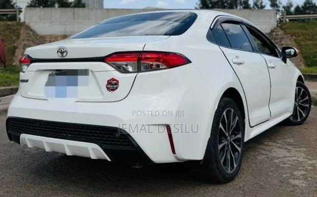 Toyota Corolla 2023 White