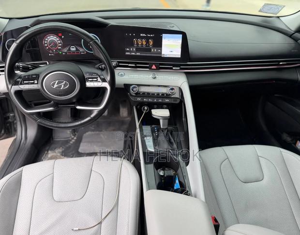 Hyundai Avante 2022 Gray