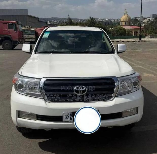 Toyota Land Cruiser 2007 White