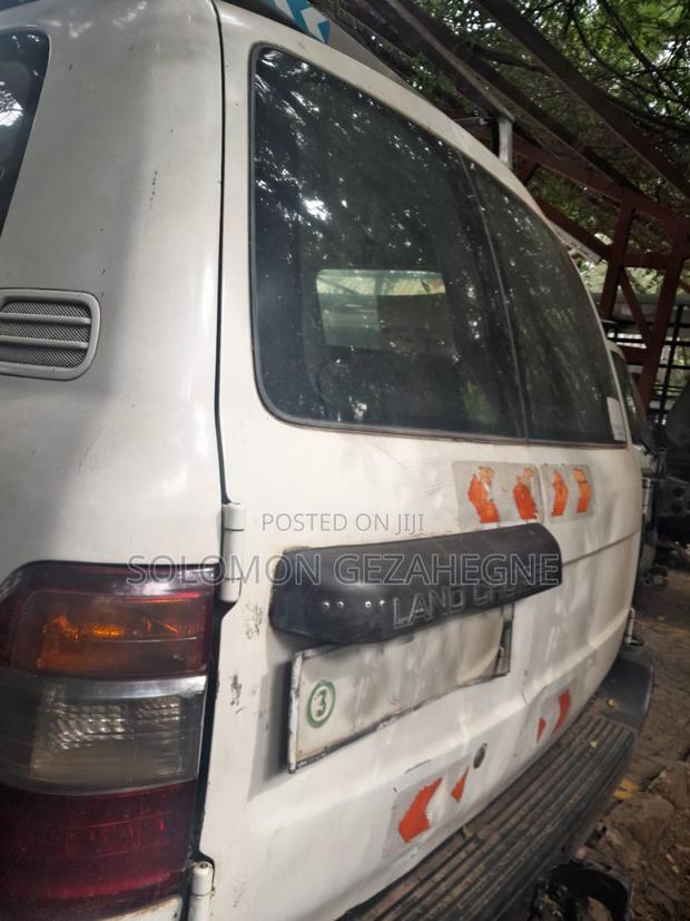 Toyota Land Cruiser HDJ 100 2001 White